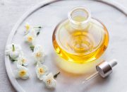 Bật mí các công dụng dưỡng tóc thú vị của tinh dầu jojoba